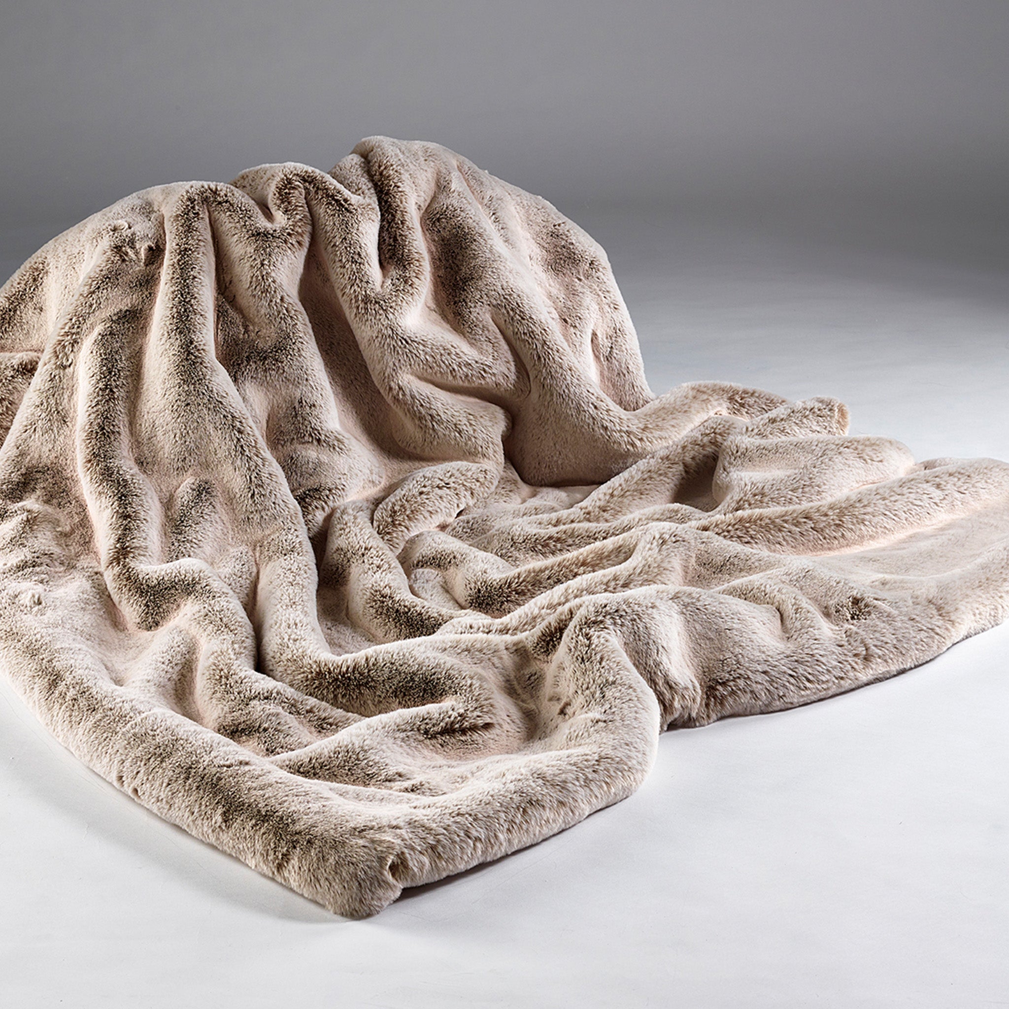 Luxury Faux Fur Throw